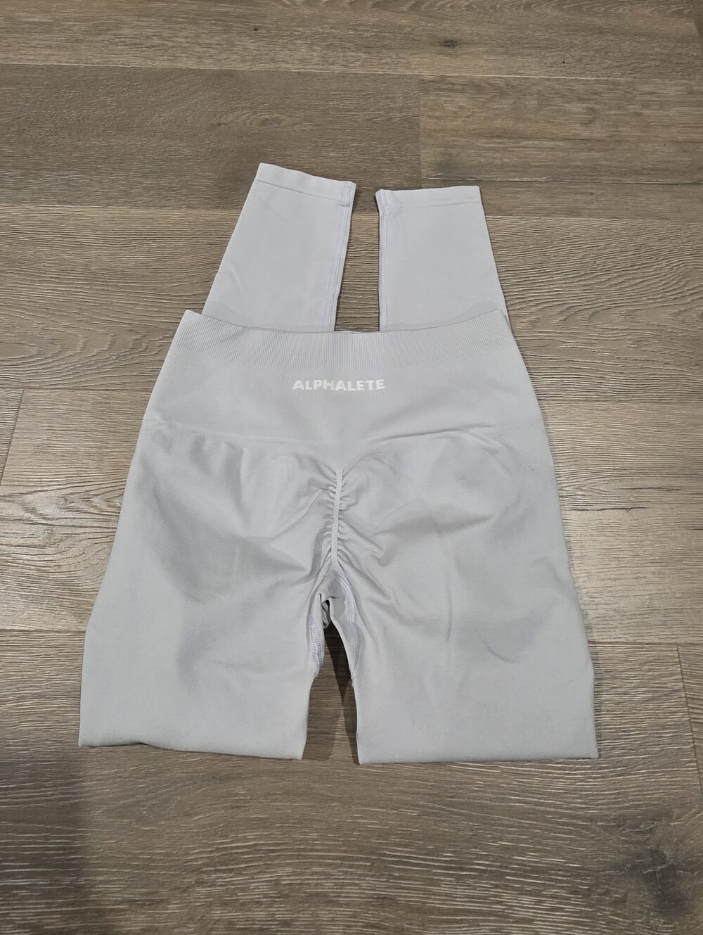 Alphalete Light Gray Seamless Scrunch Leggings Size Medium